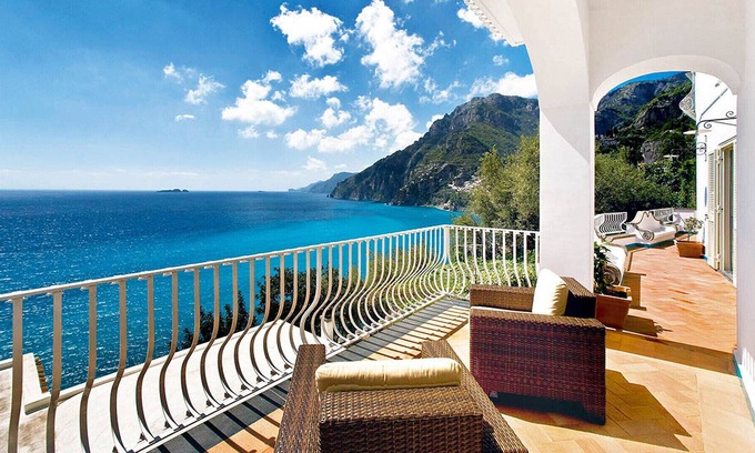 Arienzo Villa | AMORE RENTALS - Villa Le Sirene 1 with Private Pool and Sea View