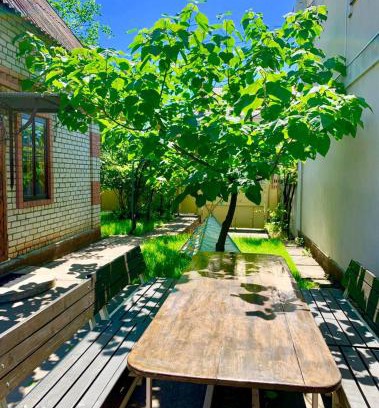 Karolino-Bugaz House | Amore