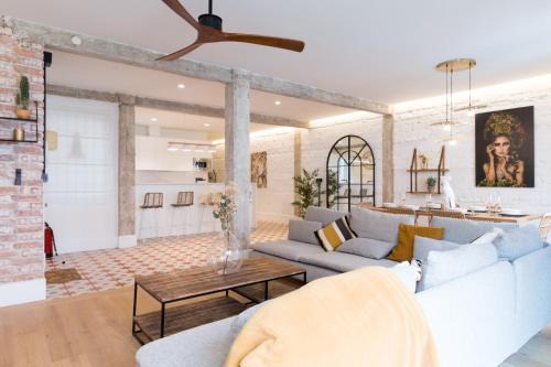 Ametzola Apartment | Amplio y moderno apartamento con tarima refrescante by Staynnapartments