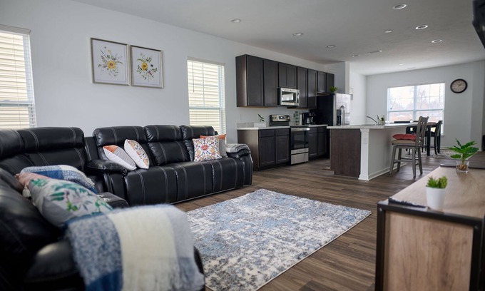 Indianapolis House | An Elegant Home suitable for longer stays-Stay in our world of comfort and style