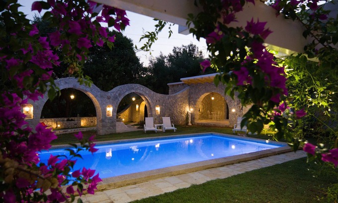 Spartylas Cottage | An old olive press villa with breathtaking panoramic views