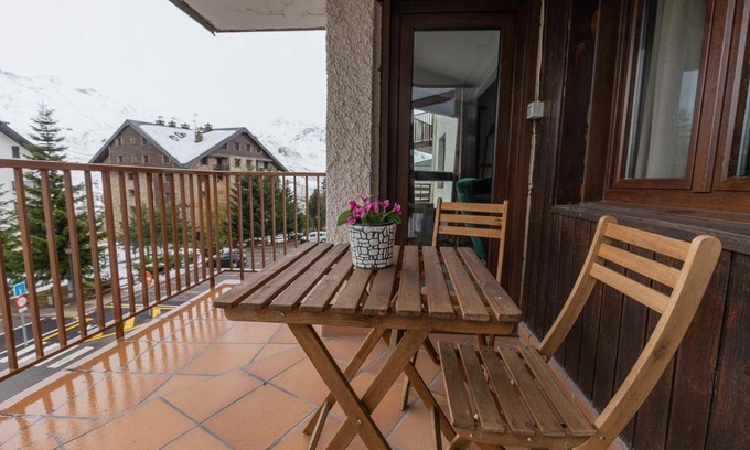 Formigal Apartment | Anayet - Plaza del Reloj en FORMIGAL - by PIRINEOS 360