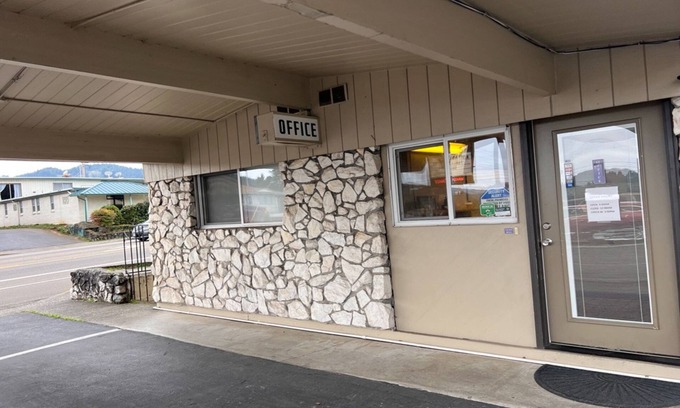 Reedsport Hotel | Anchor Bay Inn