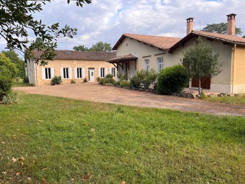 Lamothe-Montravel House | ancien chai rénové dans un parc clos de 3 hectares