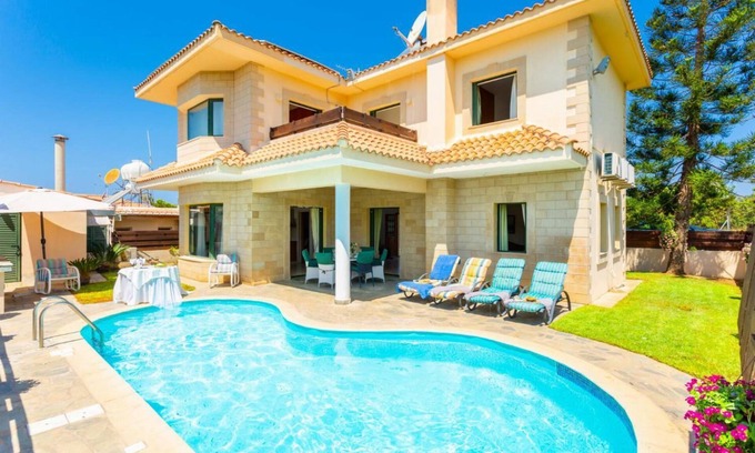 Perama Villa | Androula Villas Collection
