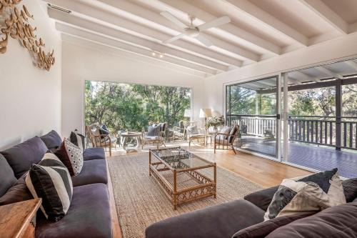 Eagle Bay House | Anelga - Beachfront on Eagle Bay