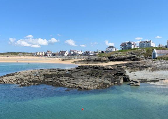Trearddur Bay House | Anglesey Coastal Cottage 200 metres from Beach, Dog and Family Friendly