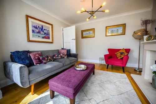 Hanham House | Anima Mundi - Large Beautiful Home - Great Location In South West By STAE Homes