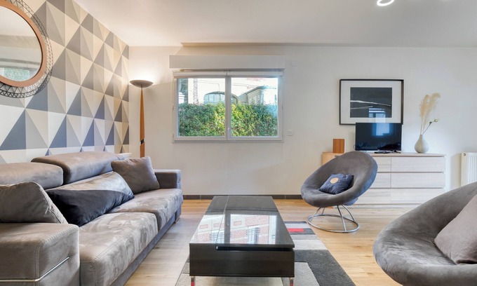 Gare-Jouvenet Apartment | Annick, joli appartement avec parking et jardin