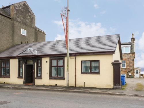 Helensburgh House | Annielea is a cosy 3 bed Cottage in Helensburgh