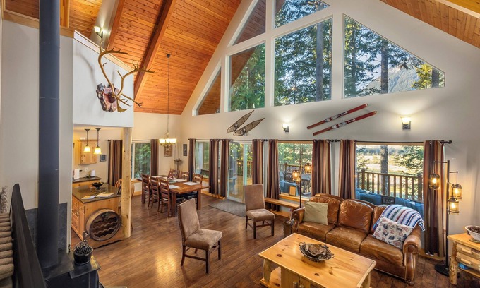 Packwood Cabin | `Antler Ridge` | 4 Bed, 2 Bath