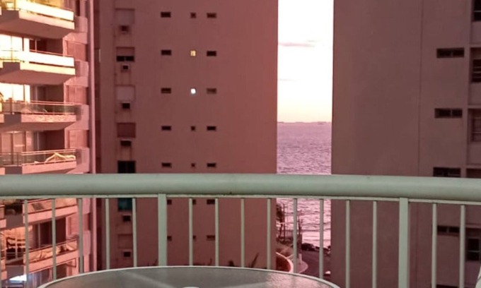 Morro do Maluf Apartment | Apê da Mi - 2min from Pitangueiras Beach - Guarujá