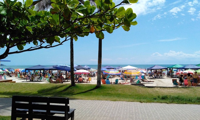 Andorinha Apartment | Ap 2D, Front balcony, BBQ, 1 block from the ocean, air conditioning /fan