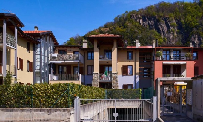 Maccagno Apartment | Apartment Verdi in Maccagno con Pino e Veddasca - 4 persons, 2 bedrooms