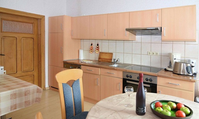 Friedrichsfeld Apartment | Apartment with garden next to a farm