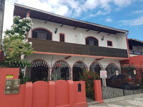 Pontal House | APART STUDIOS PONTAL - Aeroporto 400 m - Centro 2,5 Km - Praia 1,5 Km