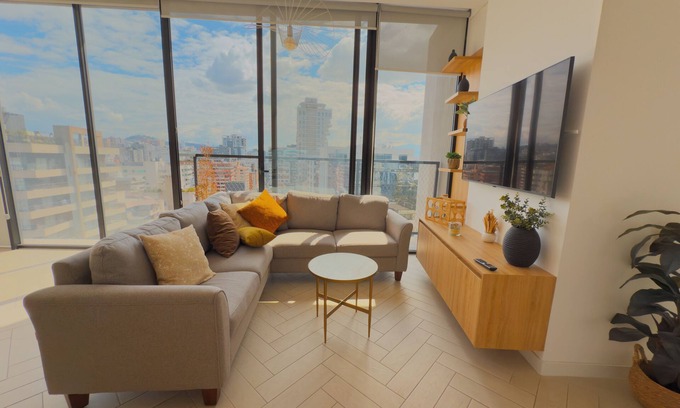 La Carolina Apartment | Apartamento en el edificio más alto UIO