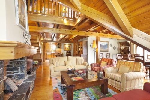 Salardu Apartment | Apartamento Eth Pui by Totiaran