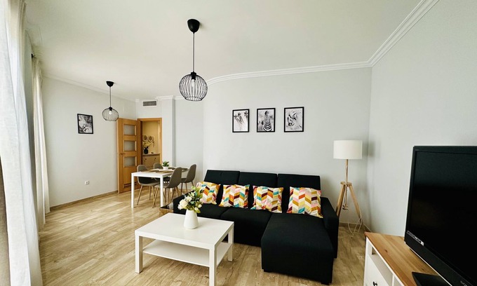 Distrito Sur Apartment | Apartamento Parque Miraflores ¡A 5 min de la Mezquita Catedral!