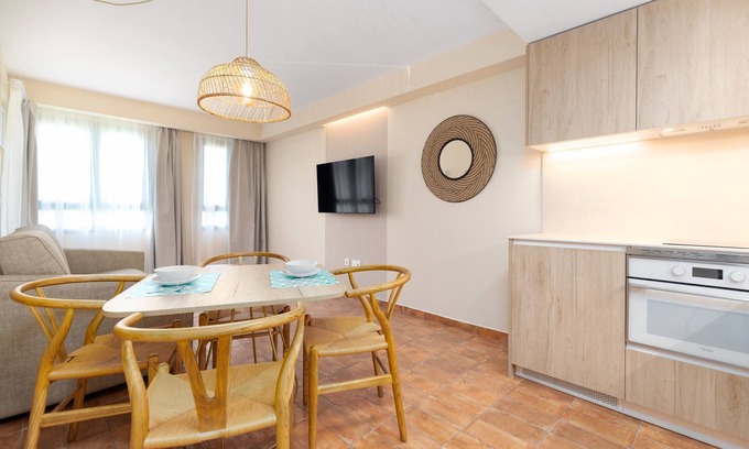 Ciutat de les Arts i les Ciencies Apartment | APARTAMENTOS LAS CIENCIAS I. WIFI + PARKING + AIRE ACONDICIONADO + BALCON