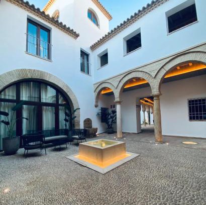 La Catedral Apartment | Apartamentos Los Patios del Pañuelo