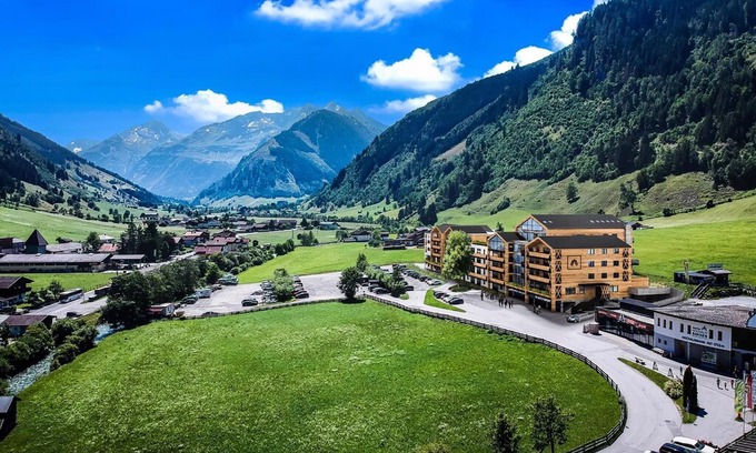 Rauris Apartment | Apartement fantastic view directly at the lift
