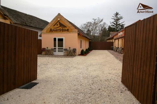 Mako Apartment | ApartHome