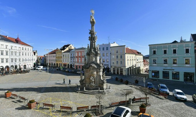 Jindrichuv Hradec Apartment | Apartmány Na Náměstí 85