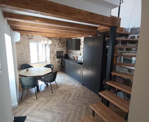 Kastel Kambelovac Apartment | Apartman old house in Kastel Kambelovac