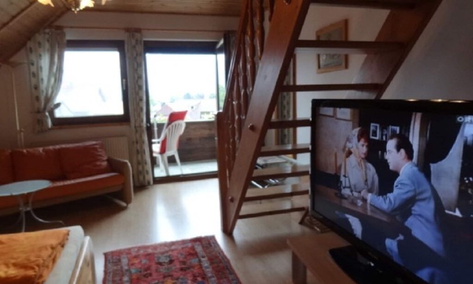 Altmuenster Apartment | Apartment 1 Traunsteinblick with balcony in the center