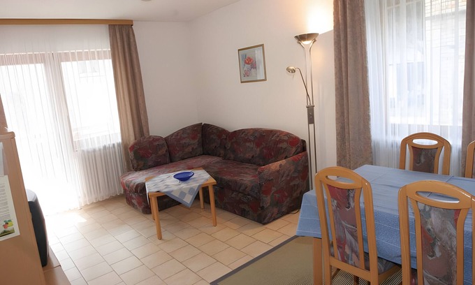 Immenstaad am Bodensee Apartment | Apartment 'Typ B 08' with Lake View, Shared Garden and Wi-Fi