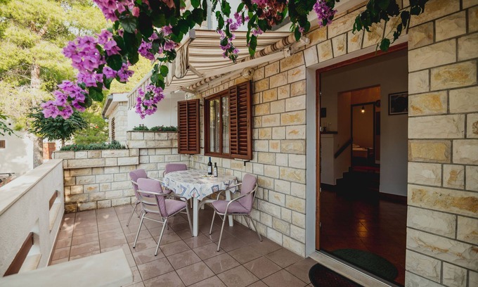 Ivan Dolac Apartment | Apartments Antun (33181-A1) - Ivan Dolac - island Hvar