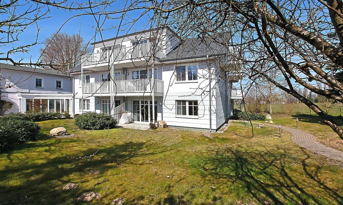 Ostseebad Ahrenshoop Apartment | Apartment 04 is located on the first floor