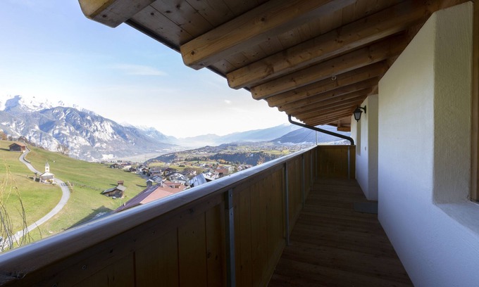 Oberperfuss Apartment | Apartment #1 in Haus Sophia with a unique view (DG)