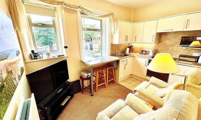 Cullercoats Apartment | Apartment 1 of 6 on coast cosy for 2