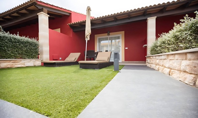 Cala Agulla Apartment | Apartment '10' with Shared Pool, Wi-Fi and Air Conditioning