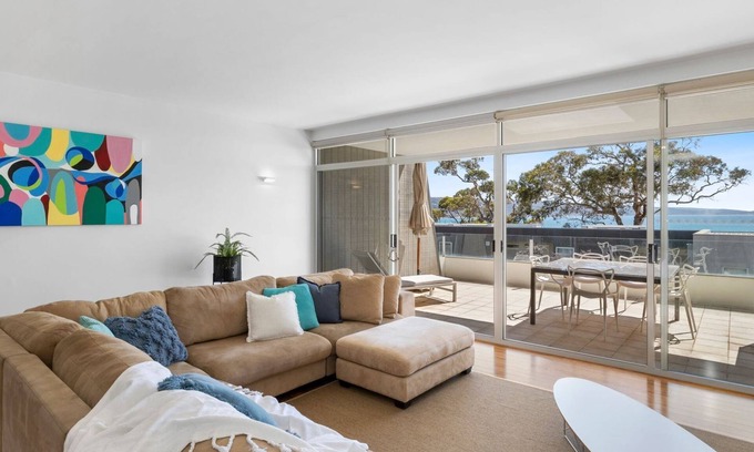 Lorne Apartment | Apartment 18 Kalimna