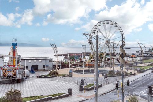 Portrush Apartment | APARTMENT 2 and 4 - PORTRUSH MARINE APARTMENTS