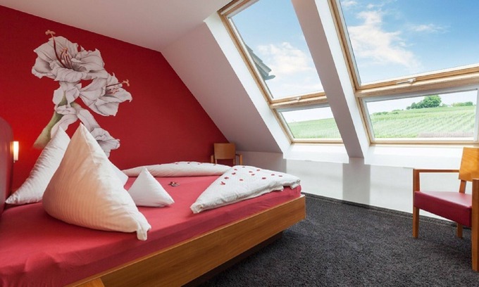 Hagnau Apartment | Apartment '208' with Shared Garden, Wi-Fi and Air Conditioning