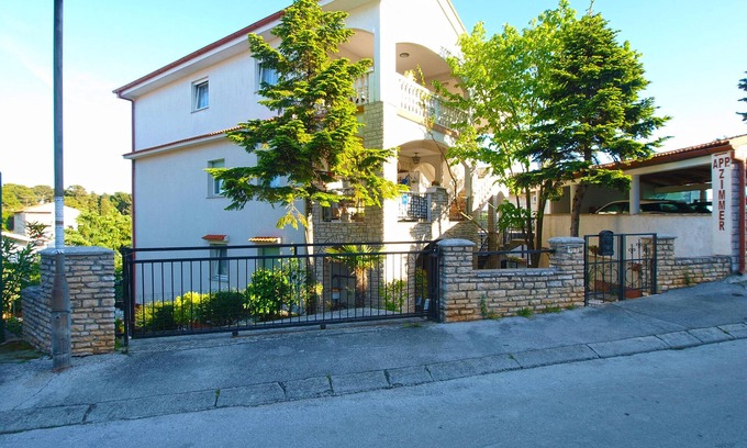 Vintijan Apartment | Apartment 841/1990 (Istria - Pula), 900m from the beach