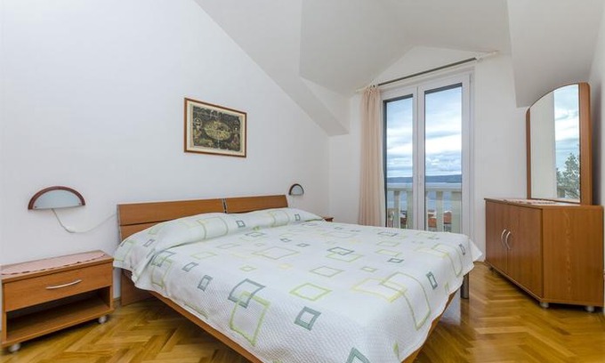 Bol Apartment | Apartment and Rooms Mate