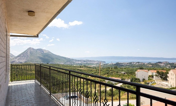 Mravince Apartment | Apartment Bella Dalia - Two Bedroom Apartment with Balcony and Sea View