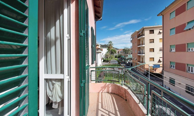 Varazze Apartment | Apartment "Bilocale Cilea con Balcone" with Balcony and A/C
