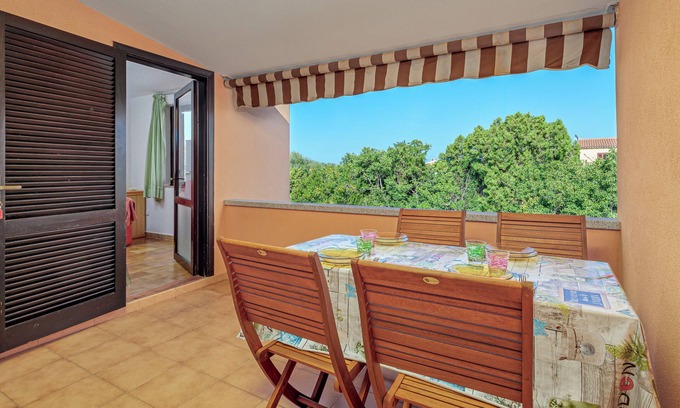 San Teodoro City Centre Apartment | Apartment 'Bilocale Gli Ulivi' with Private Terrace