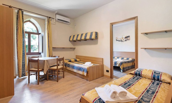 Moneglia Apartment | Apartment Bilocale Moneglia 31 close to the Beach with Shared Pool & Wi-Fi