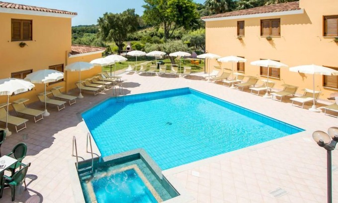 Sos Alinos Apartment | Apartment Cala Viola in Orosei - 6 persons, 1 bedrooms