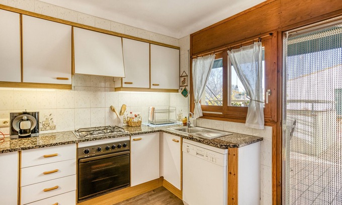 Garriguella Apartment | Apartment 'Can Coll I' with Private Terrace, Wi-Fi and Air Conditioning