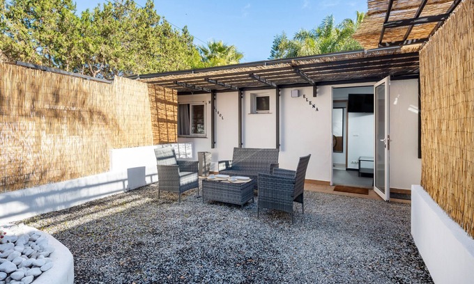 Almayate Bajo Apartment | Apartment 'Casa 2' with Beach View, Wi-Fi and Air Conditioning