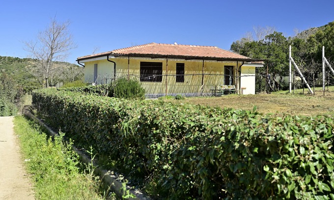 Elini House | Apartment "Casa Corongiu 5" with Mountain View & Shared Garden