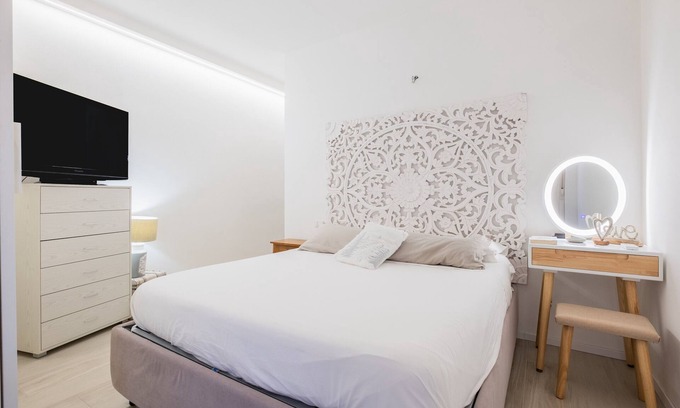 Orbetello Apartment | Apartment "Casa la Coccinella" with Balcony & A/C